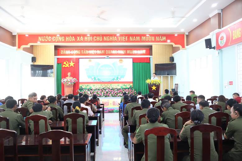 Toàn cảnh Hội nghị.