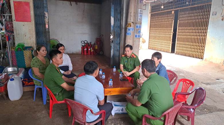 Kiểm tra công tác phòng cháy chữa cháy tại các chợ trên địa bàn xã Long Hà.