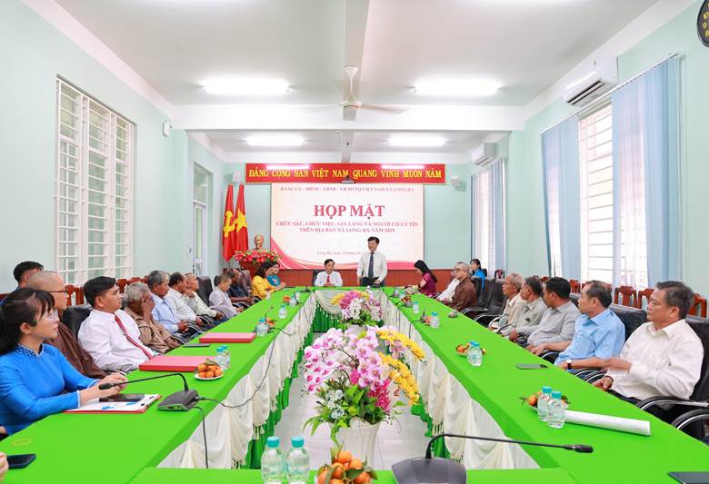 Toàn cảnh buổi họp mặt