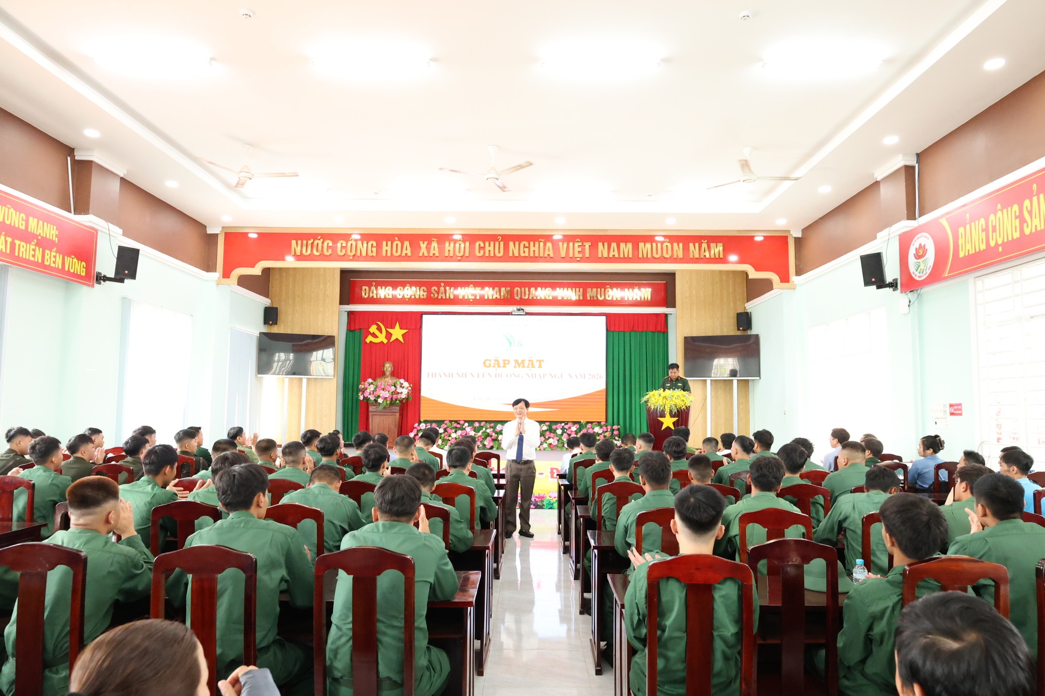 Họp mặt thanh niên lên đường nhập ngũ năm 2026